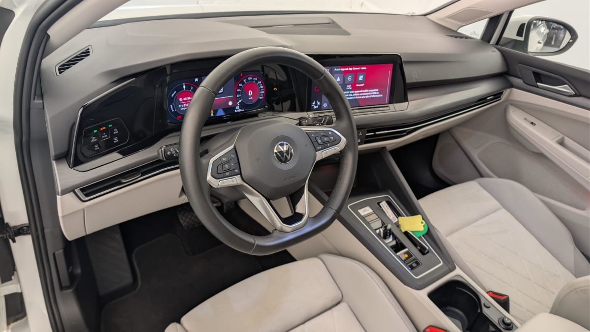 Volkswagen GOLF 8 - Image 15