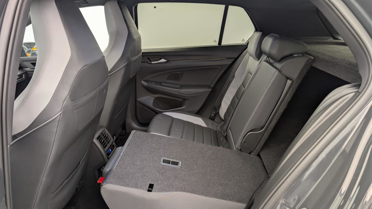 Volkswagen GOLF 8 - Image 12