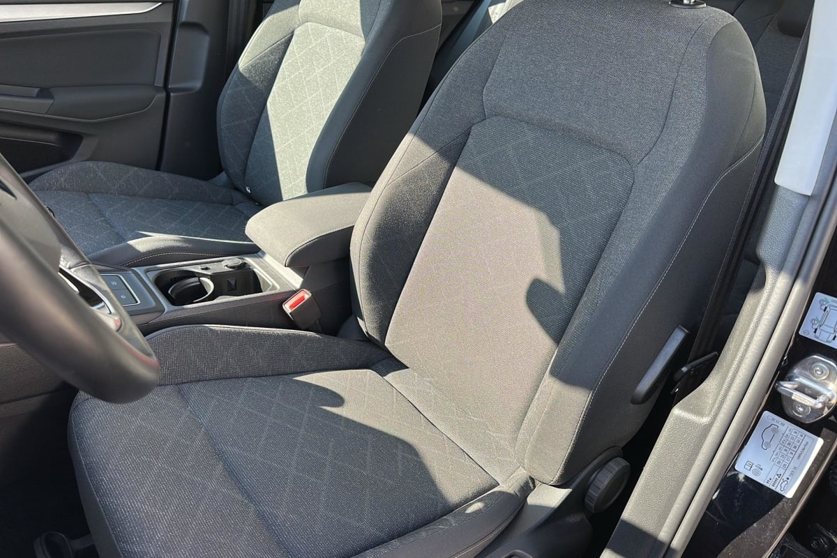 Volkswagen GOLF 8 - Image 9