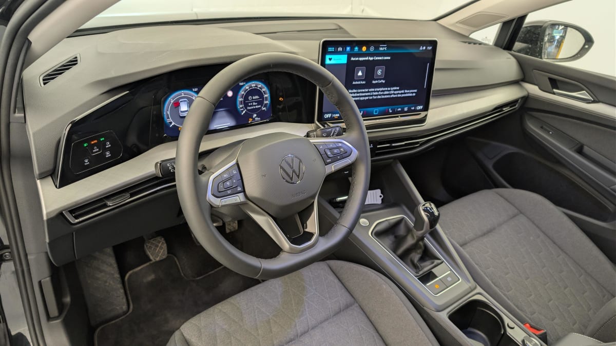 Volkswagen GOLF 8 - Image 15