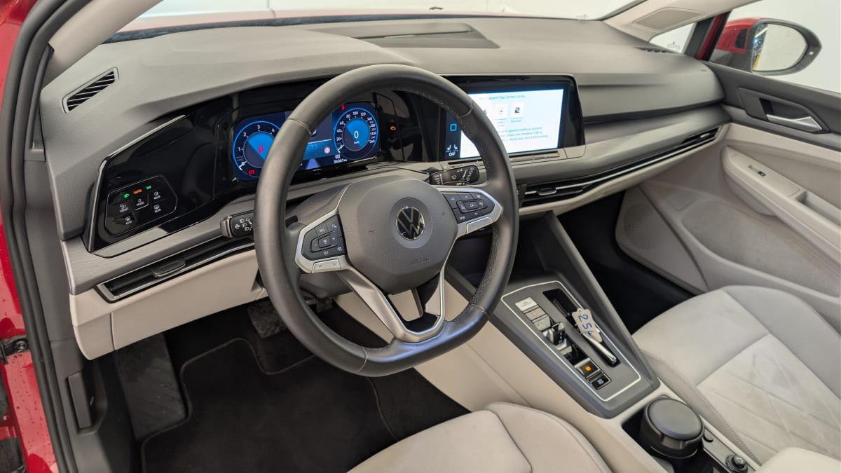 Volkswagen GOLF 8 - Image 15