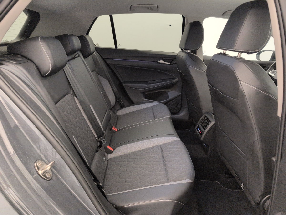 Volkswagen GOLF 8 - Image 10