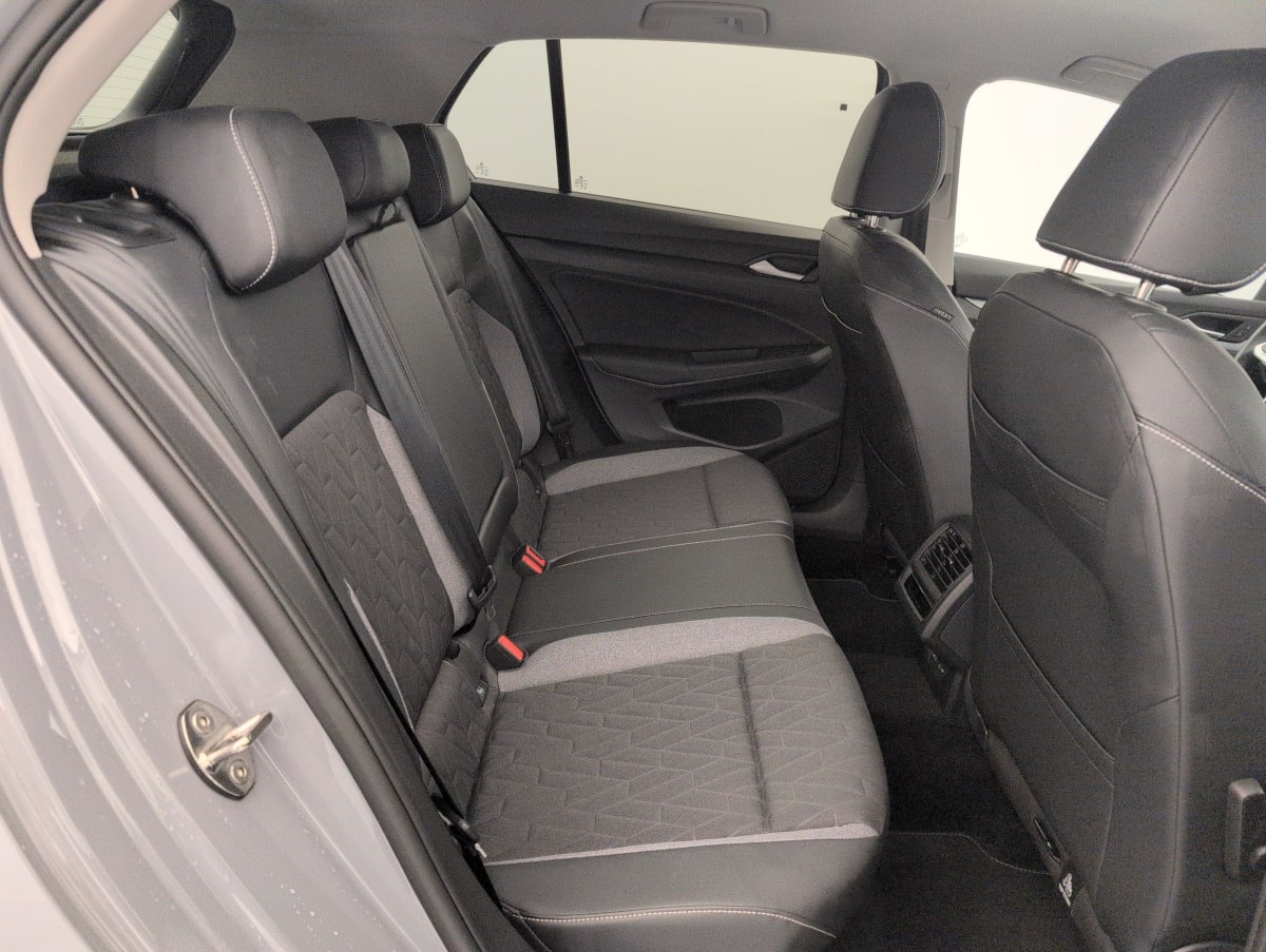 Volkswagen GOLF 8 - Image 23