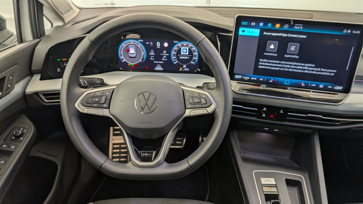 Volkswagen GOLF 8 - Image 14