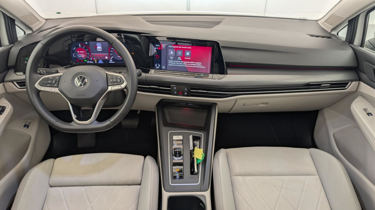 Volkswagen GOLF 8 - Image 13