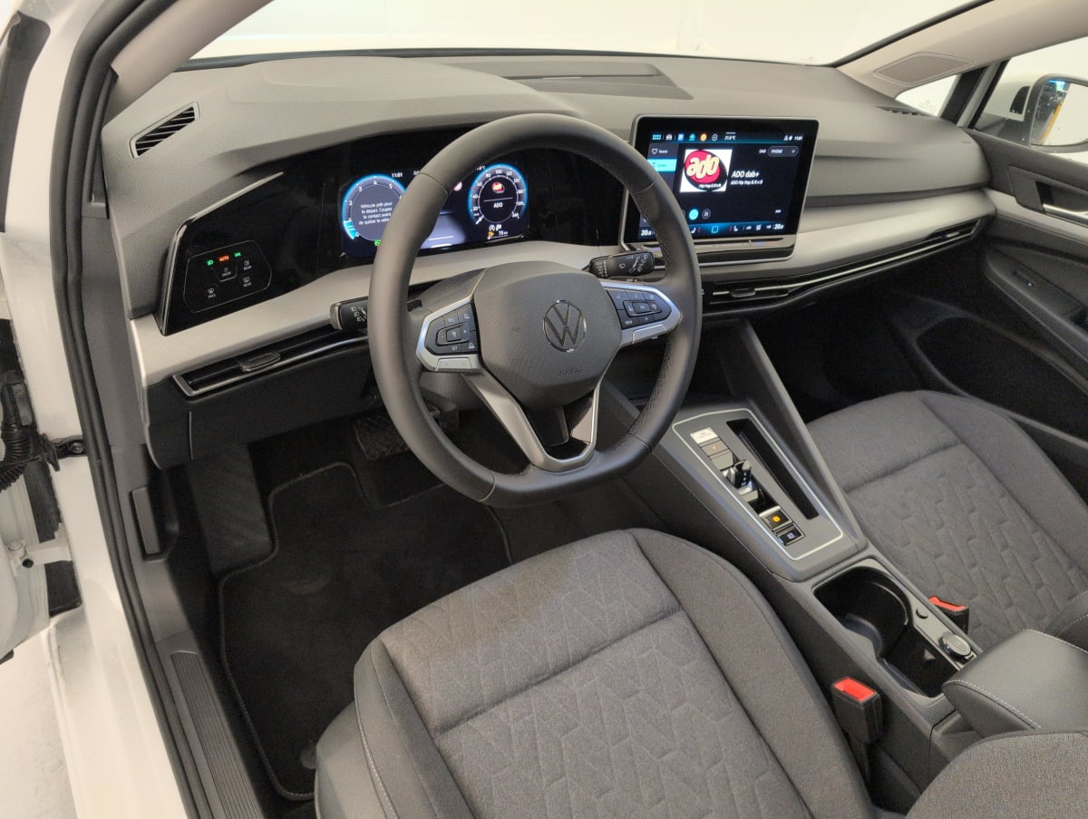 Volkswagen GOLF 8 - Image 15