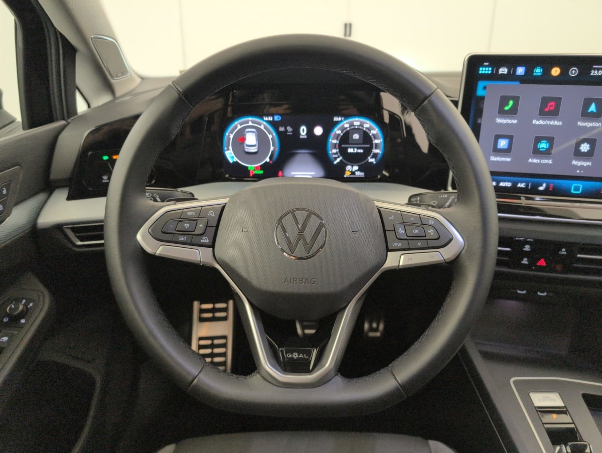Volkswagen GOLF 8 - Image 14