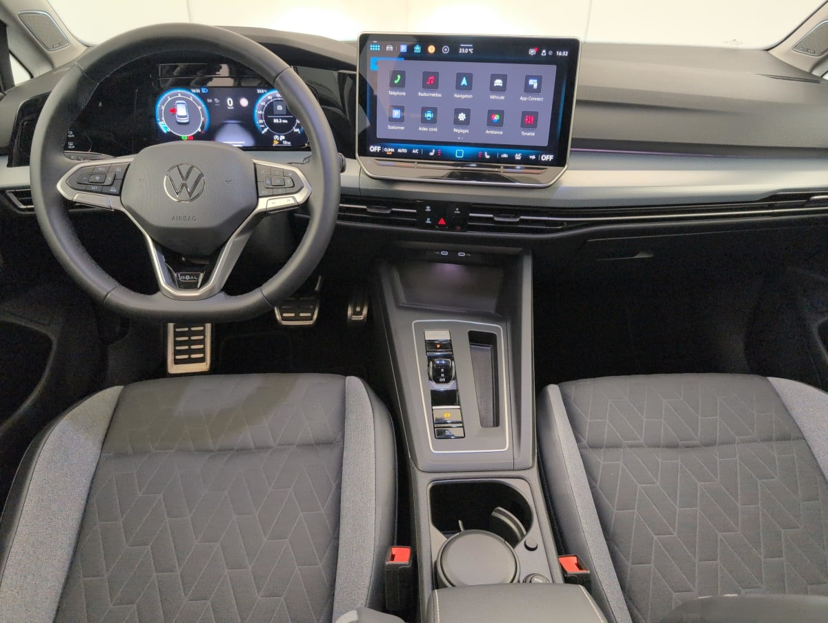 Volkswagen GOLF 8 - Image 13
