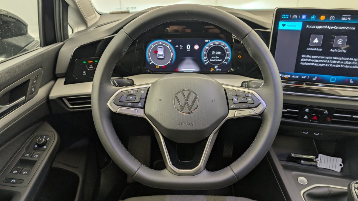 Volkswagen GOLF 8 - Image 14