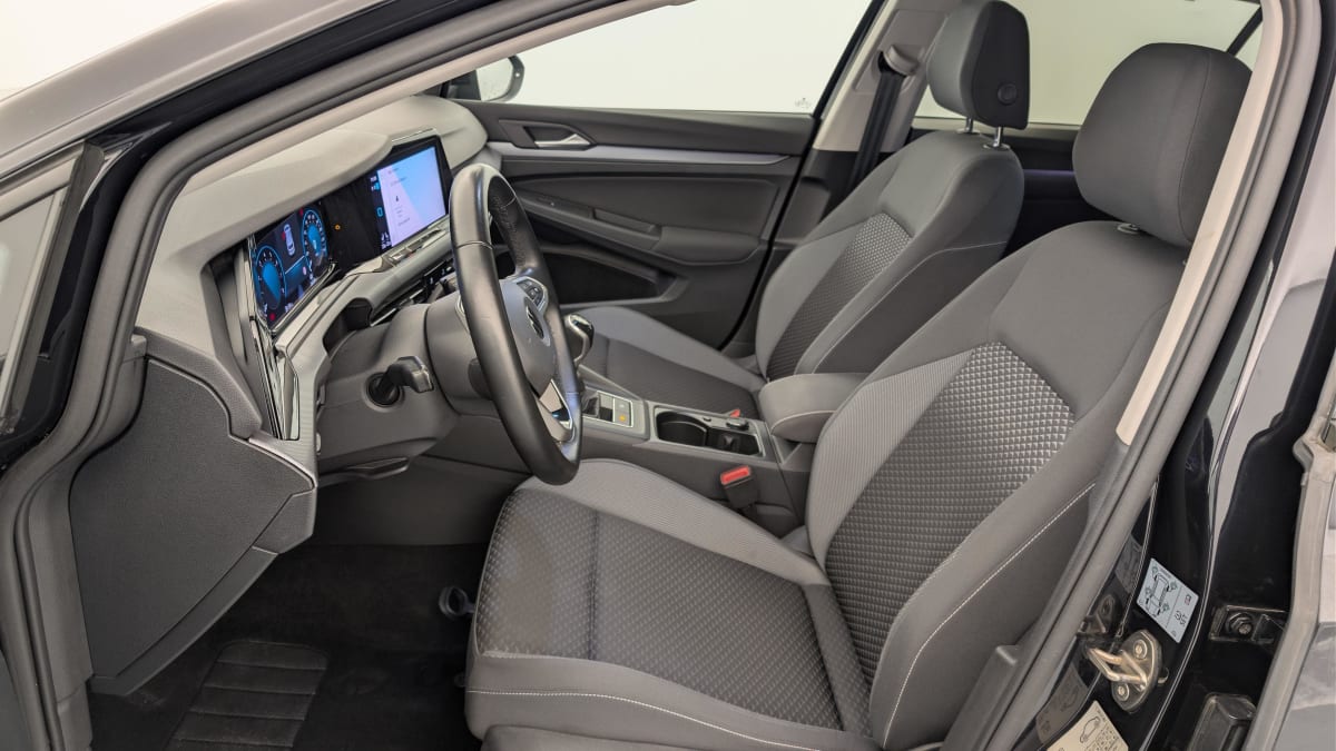 Volkswagen GOLF 8 - Image 16