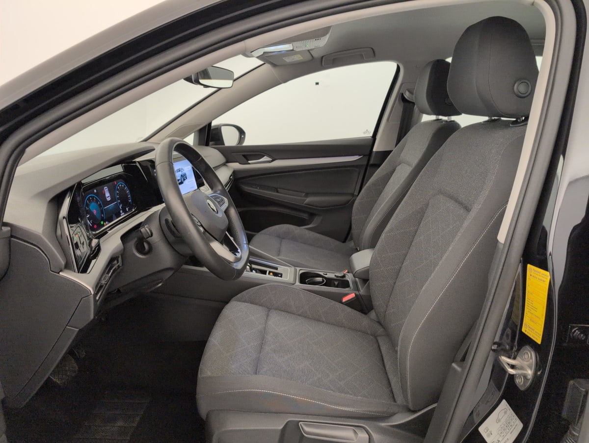 Volkswagen GOLF 8 - Image 16
