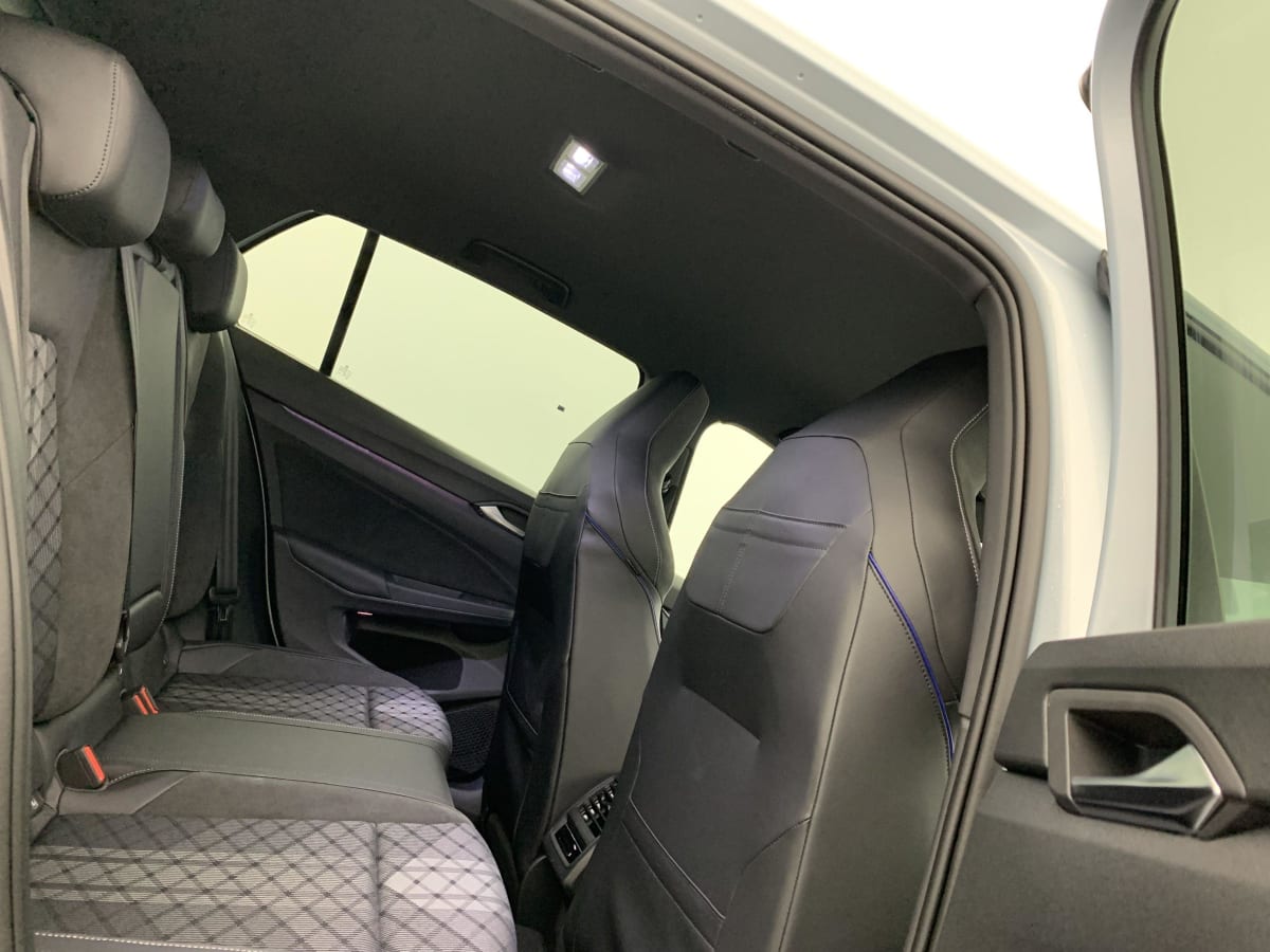 VOLKSWAGEN GOLF 2.0 TDI 150 DSG7 R-LINE