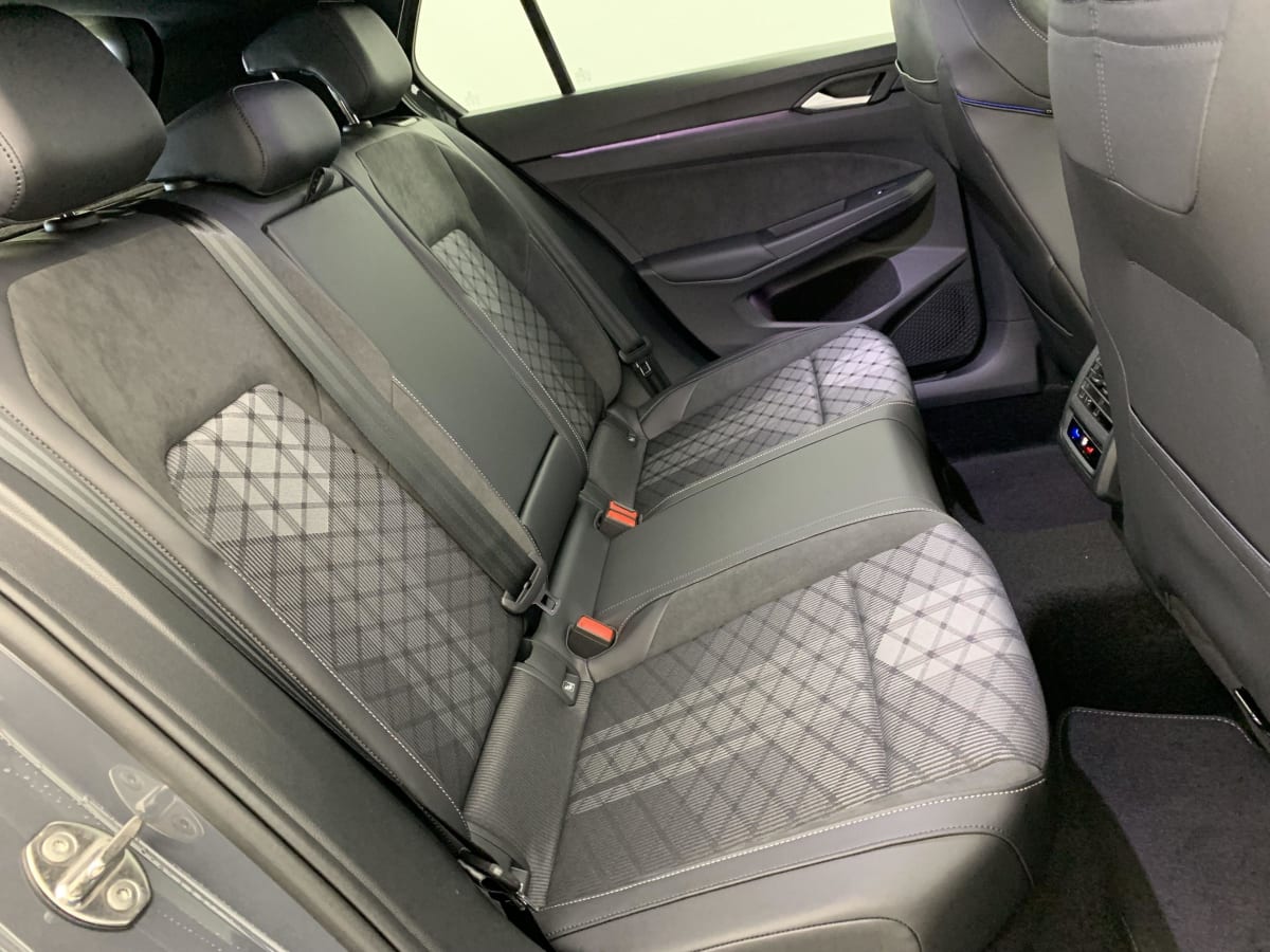 VOLKSWAGEN GOLF 2.0 TDI 150 DSG7 R-LINE
