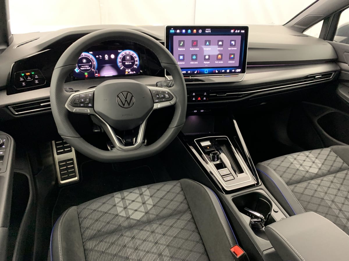VOLKSWAGEN GOLF 2.0 TDI 150 DSG7 R-LINE