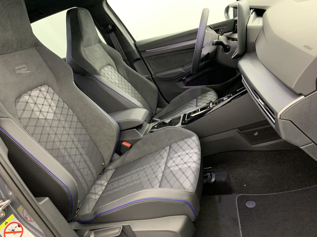VOLKSWAGEN GOLF 2.0 TDI 150 DSG7 R-LINE