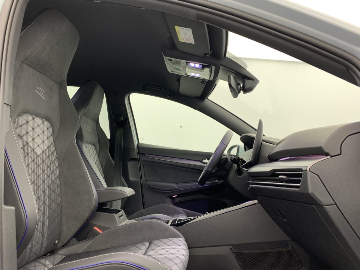 VOLKSWAGEN GOLF 2.0 TDI 150 DSG7 R-LINE