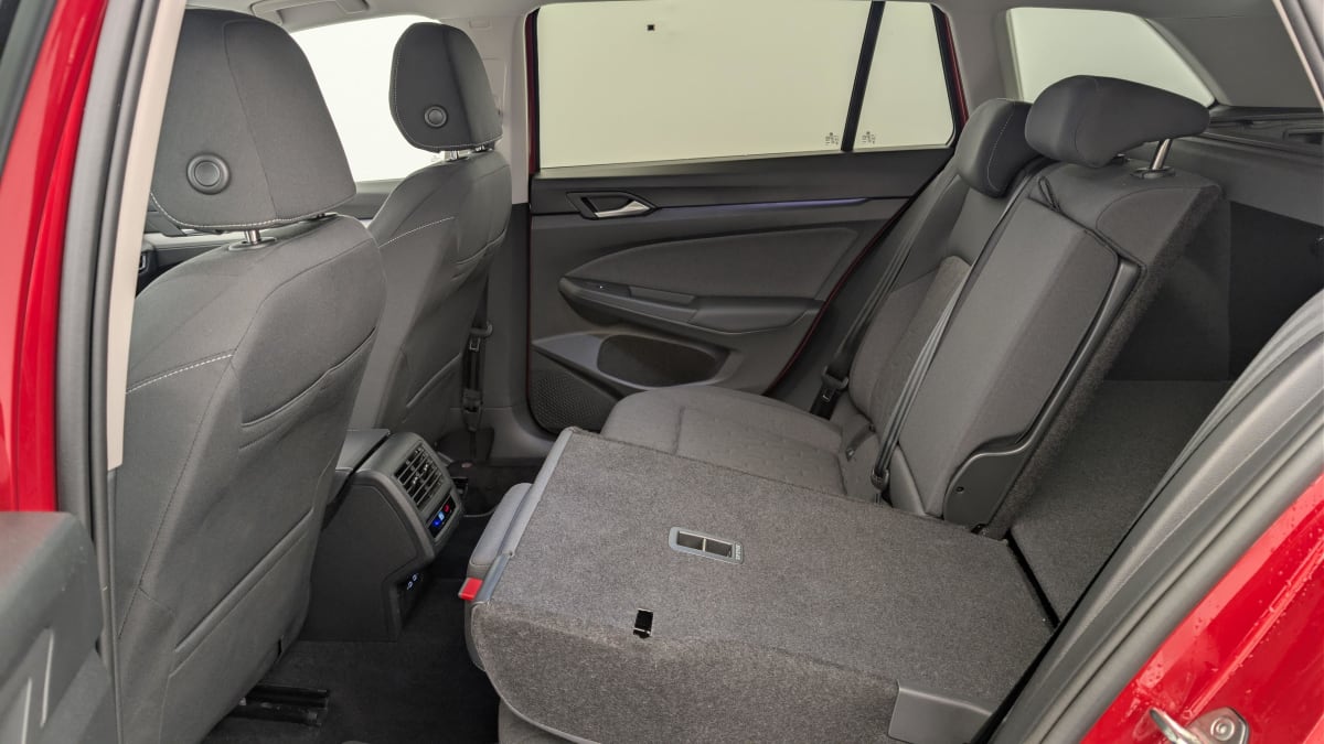 Volkswagen GOLF 8 SW - Image 12