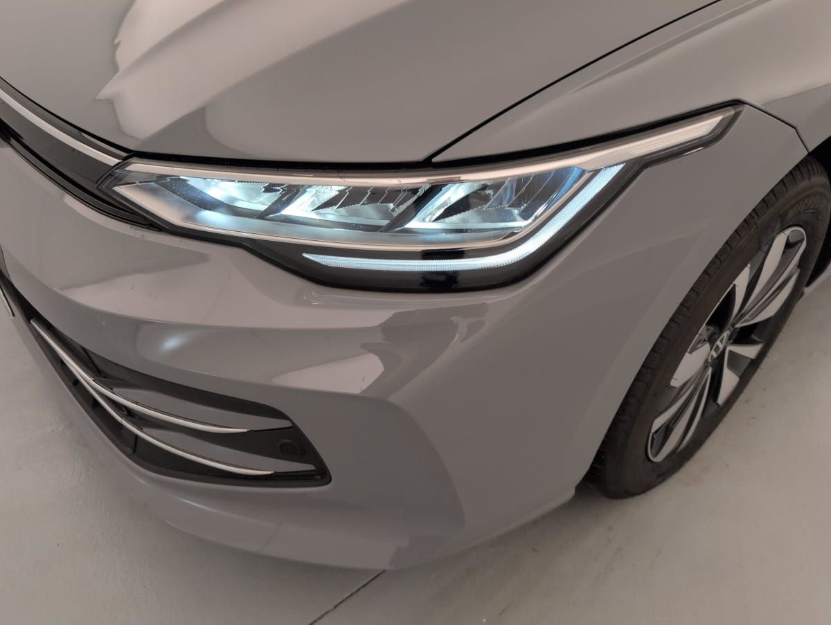 Volkswagen GOLF 8 SW - Image 21