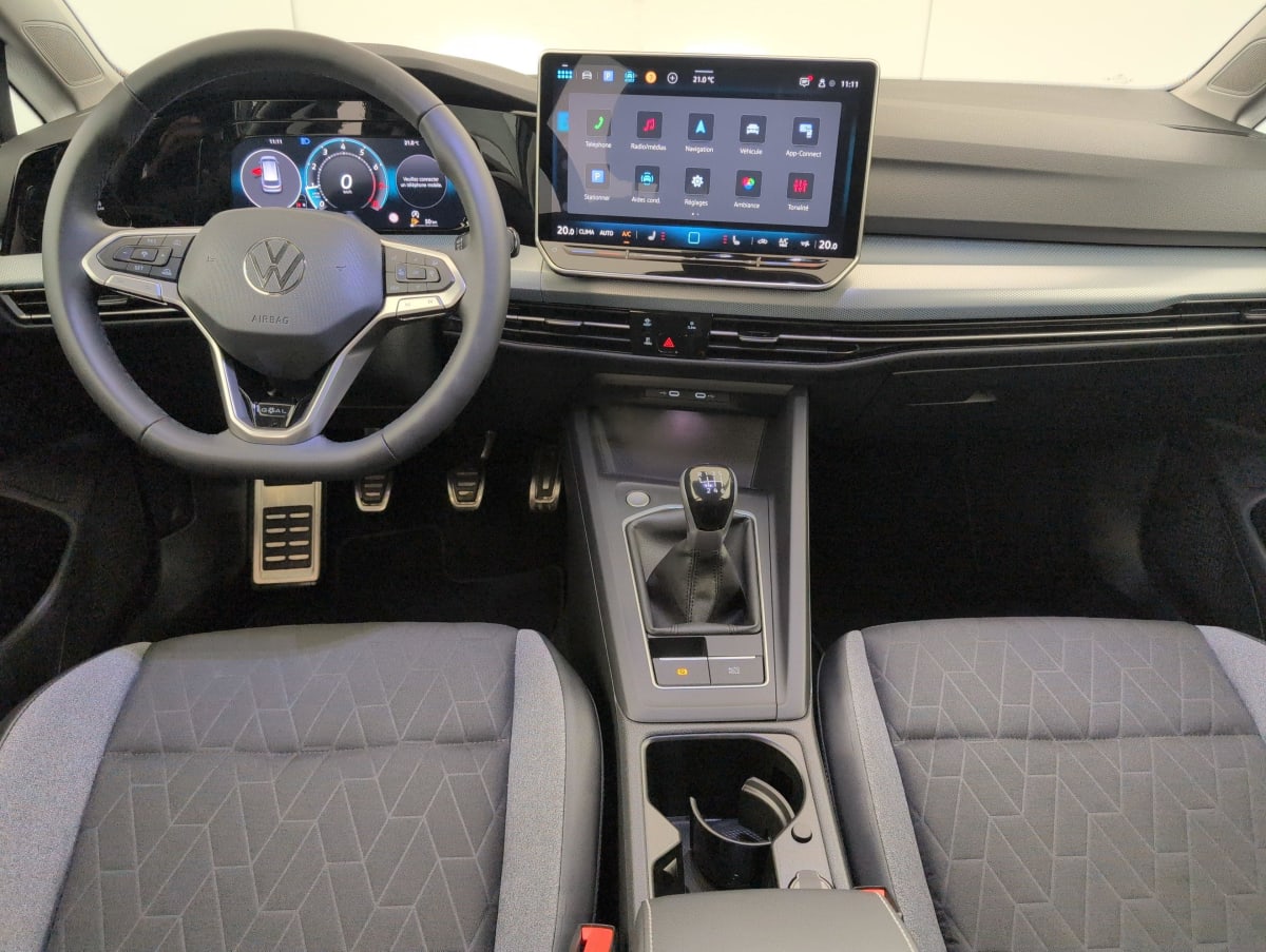 Volkswagen GOLF 8 SW - Image 12