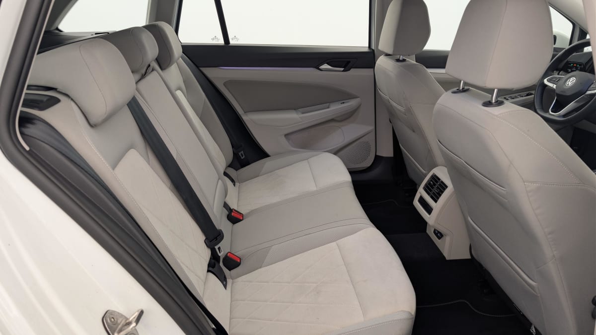 Volkswagen GOLF 8 SW - Image 10
