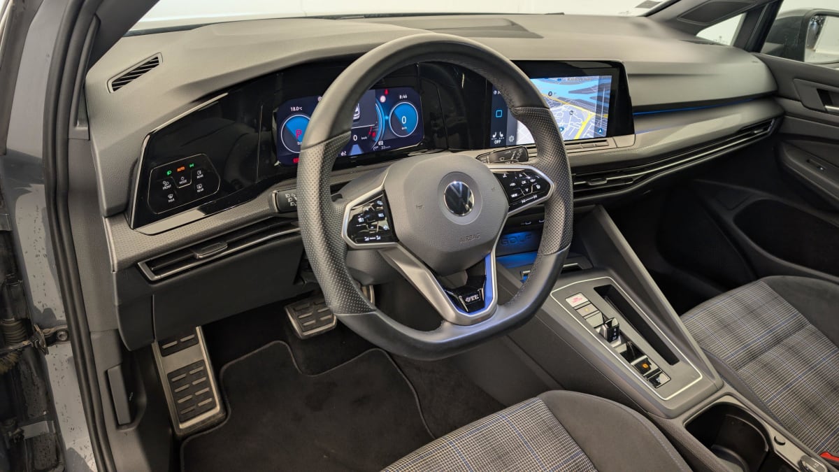 Volkswagen GOLF - Image 14