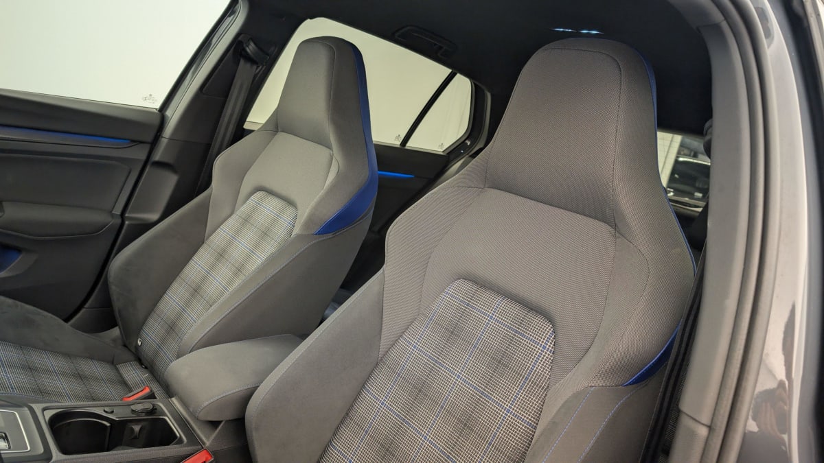 Volkswagen GOLF - Image 15