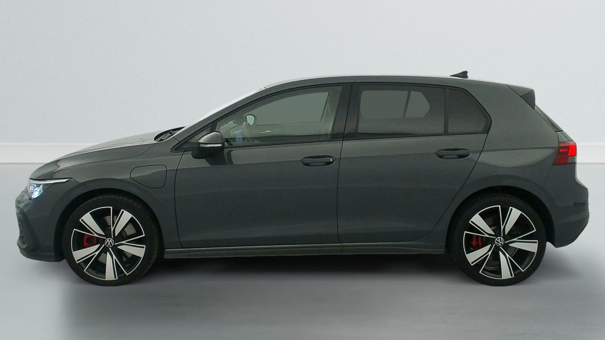 Volkswagen GOLF - Image 4