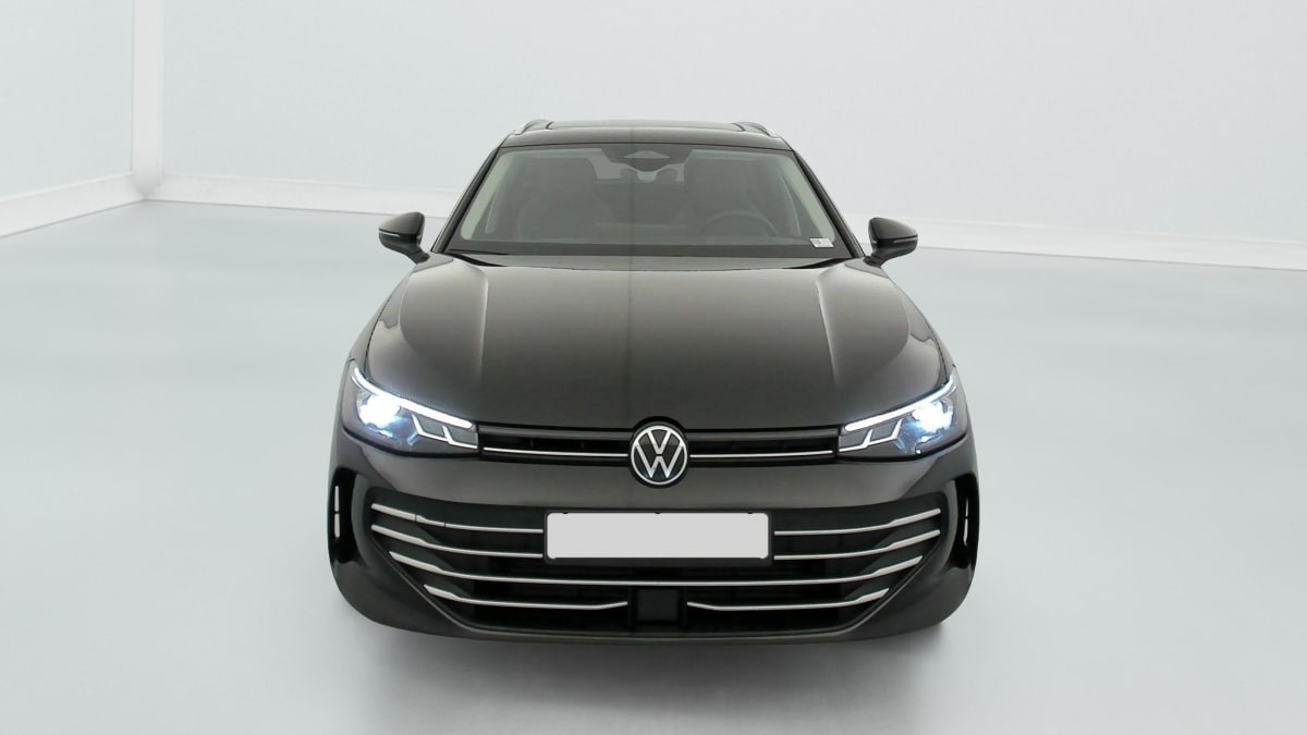 Volkswagen Passat SW - Image 2