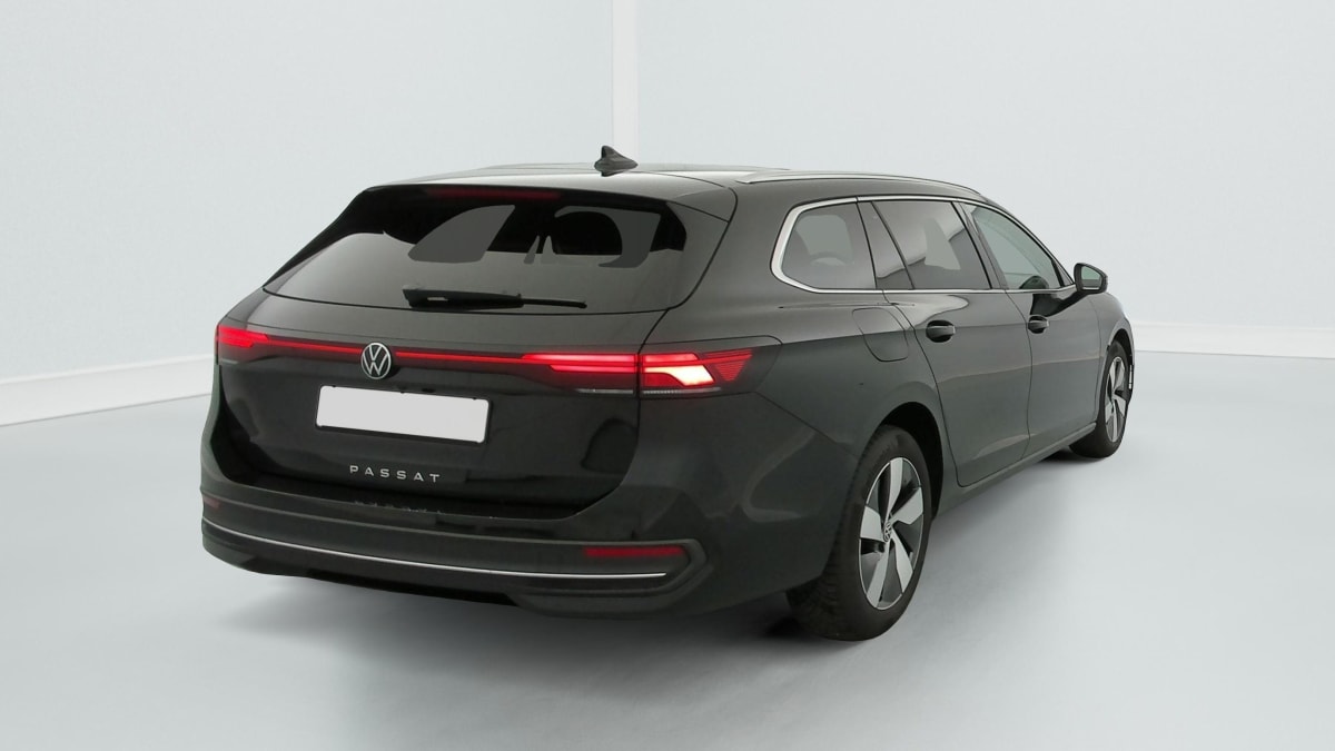 Volkswagen Passat SW - Image 7