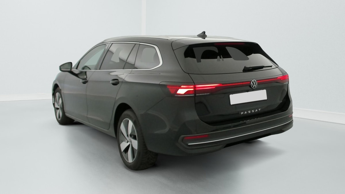 Volkswagen Passat SW - Image 5