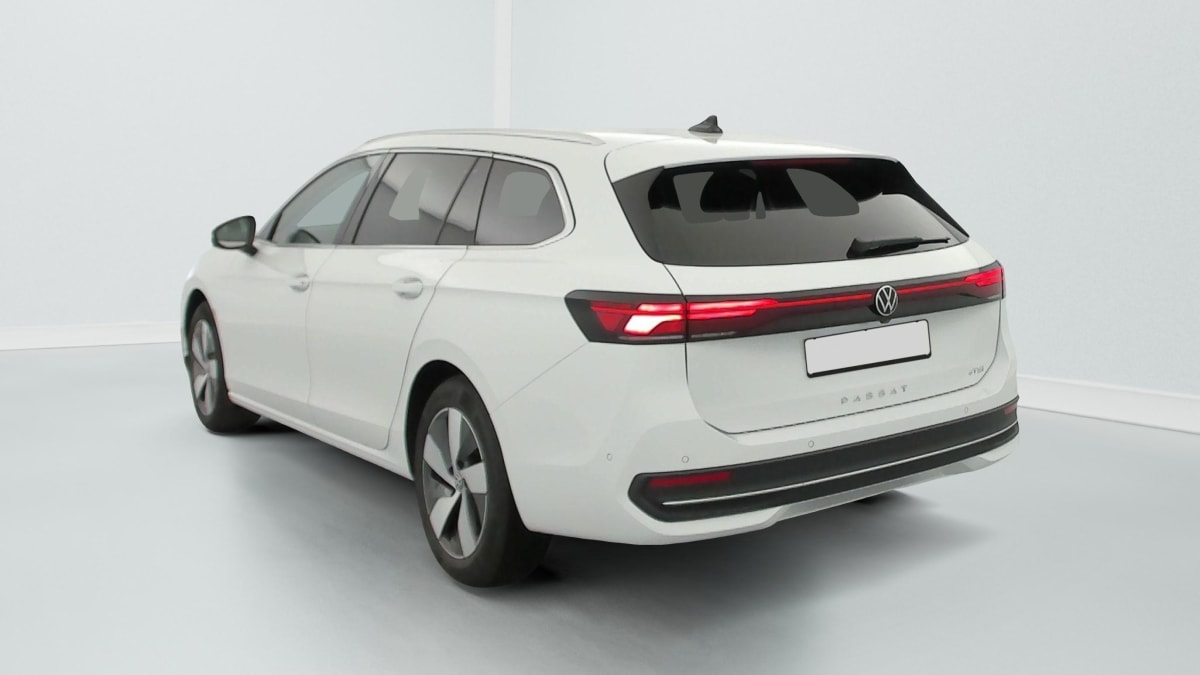 Volkswagen Passat SW - Image 5