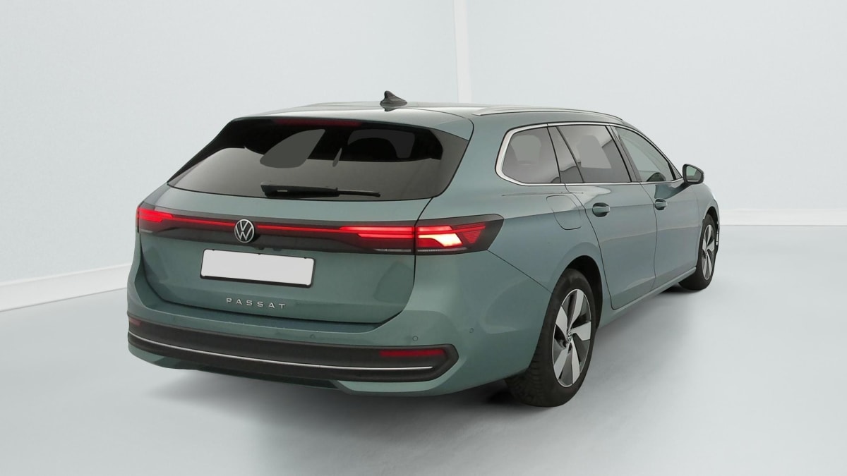 Volkswagen Passat SW - Image 7