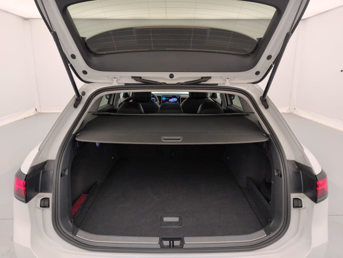 Volkswagen Passat SW - Image 11