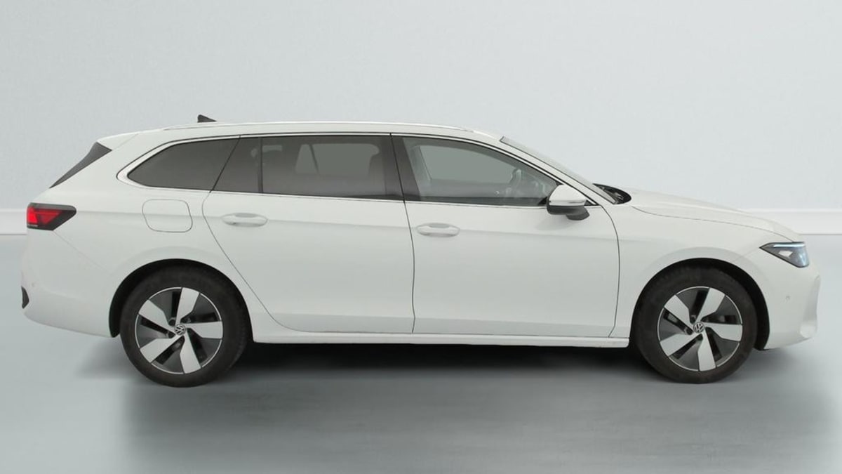 Volkswagen Passat SW - Image 8