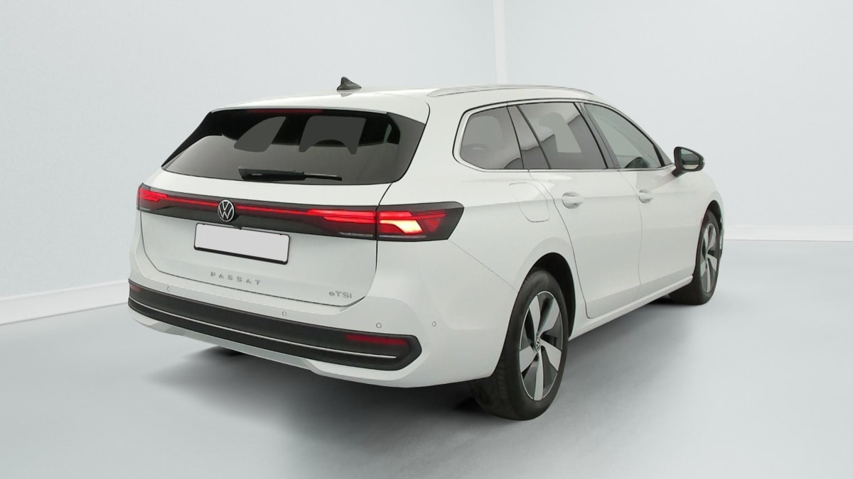Volkswagen Passat SW - Image 7