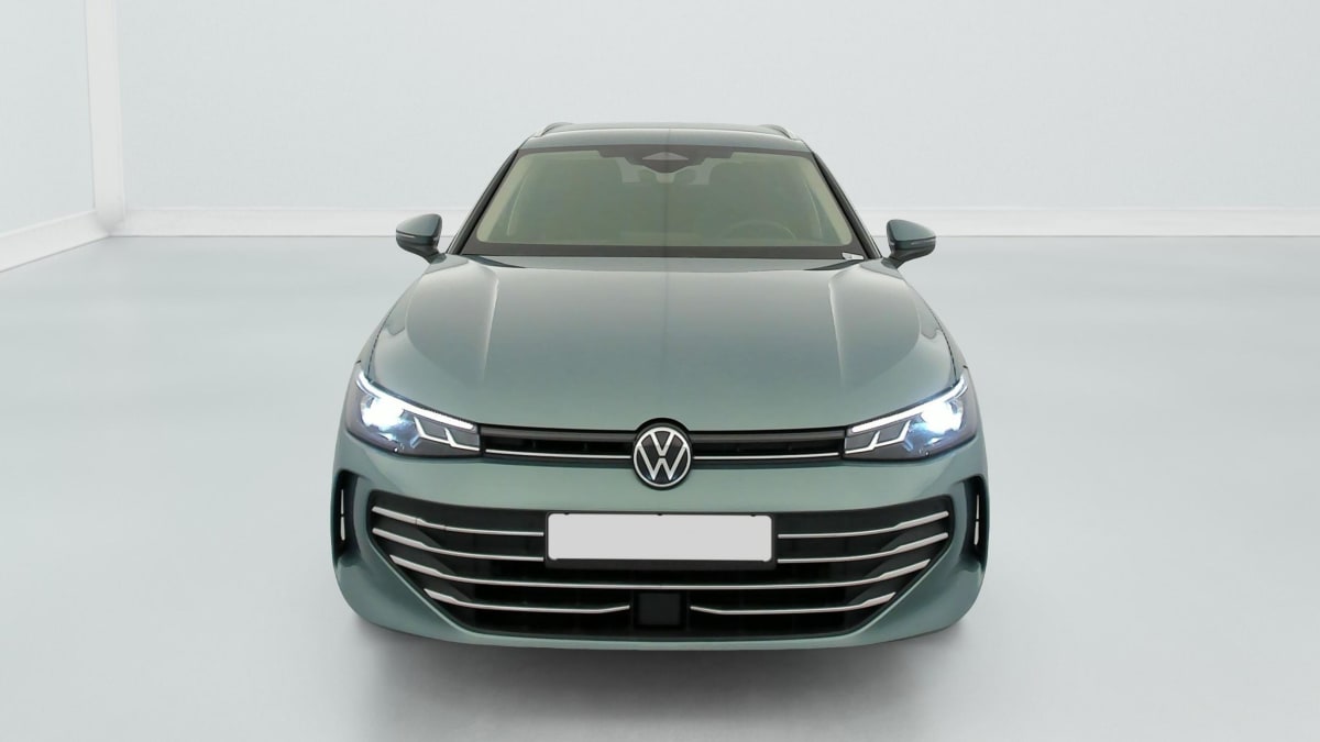 Volkswagen Passat SW - Image 2