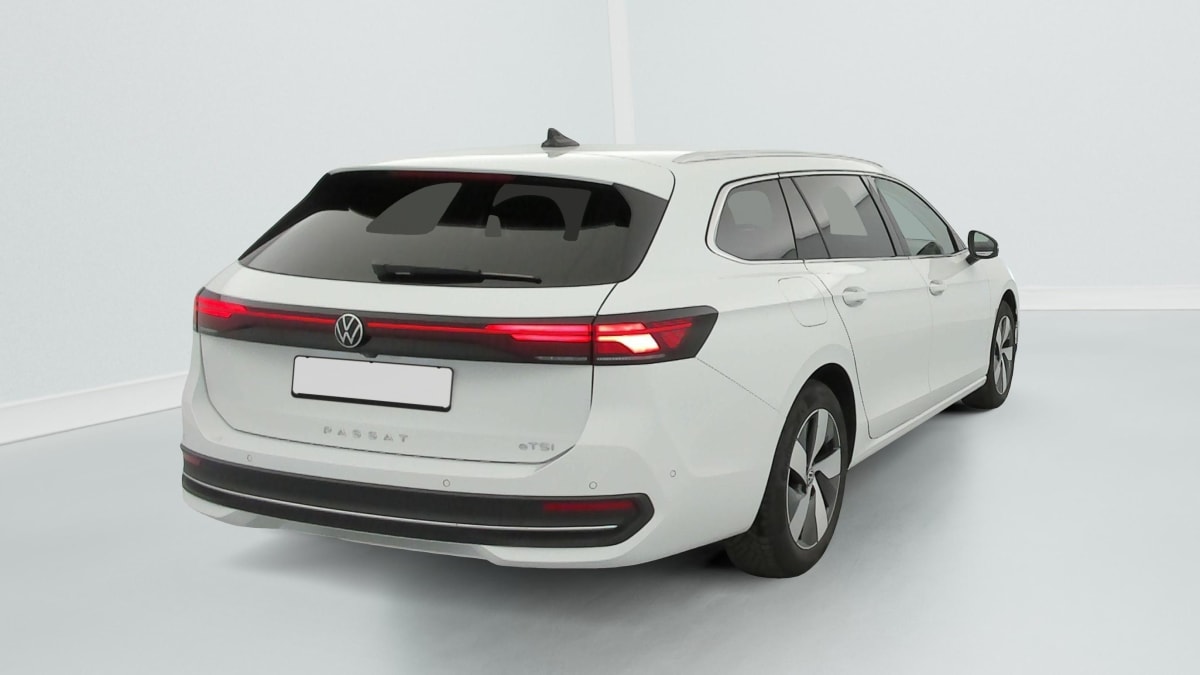 Volkswagen Passat SW - Image 7