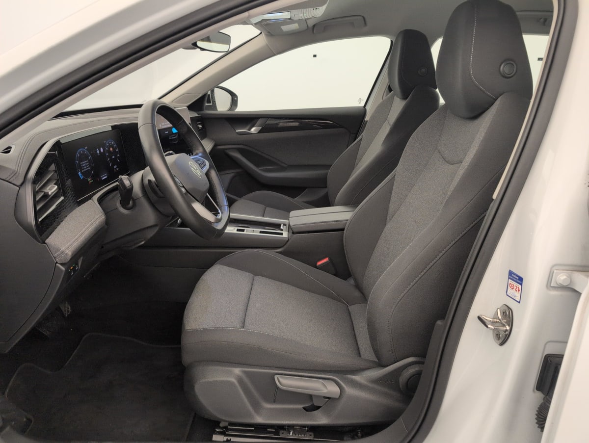 Volkswagen Passat SW - Image 16