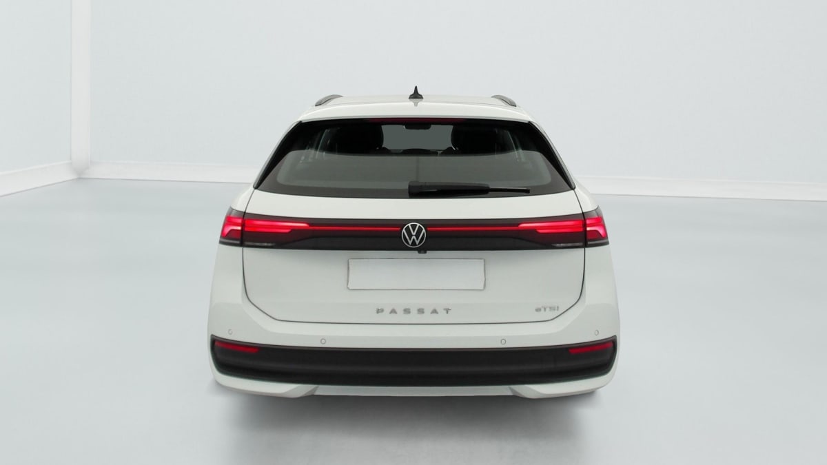 Volkswagen Passat SW - Image 6