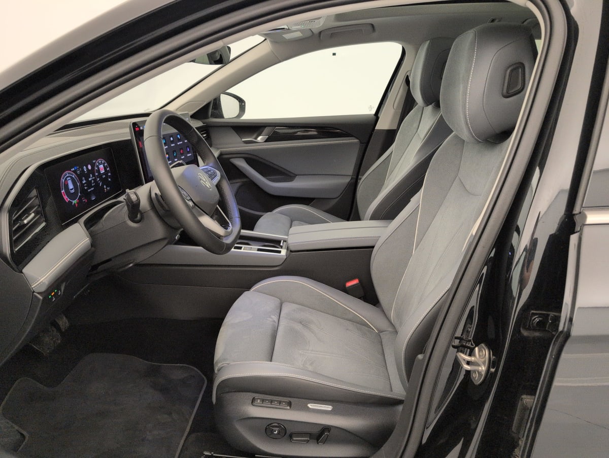 Volkswagen Passat SW - Image 24