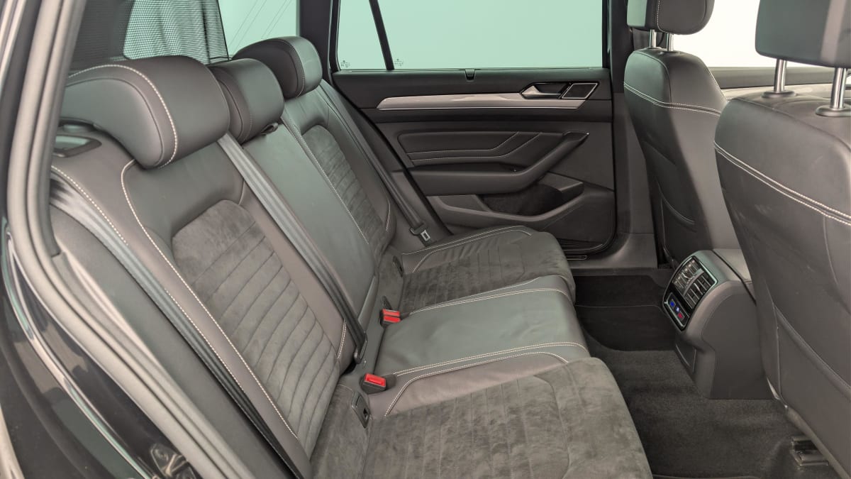 Volkswagen Passat SW - Image 10