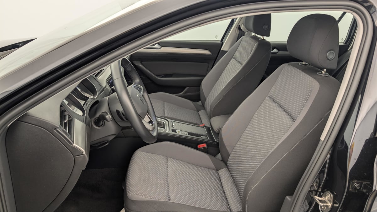 Volkswagen Passat SW - Image 16