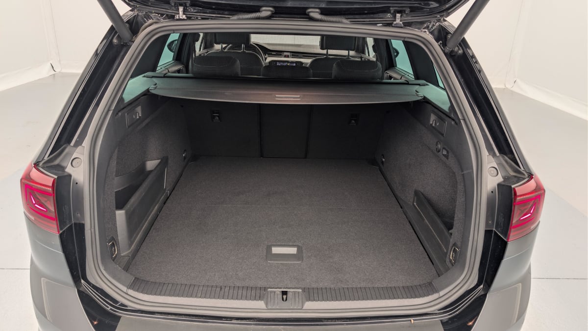 Volkswagen Passat SW - Image 11