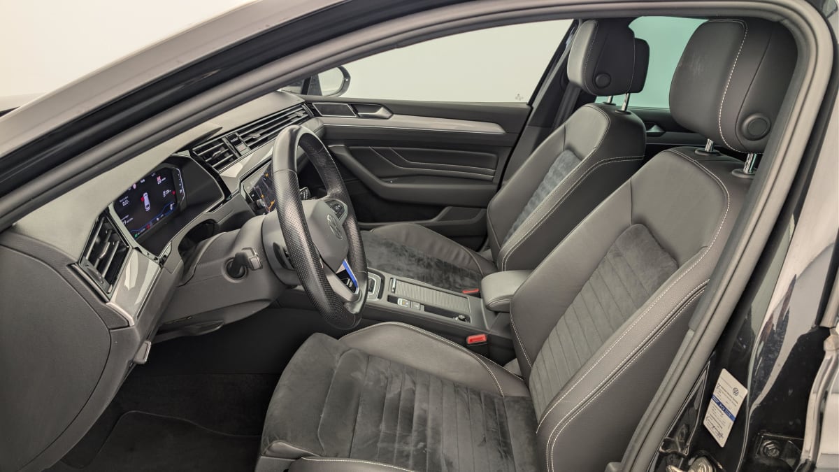 Volkswagen Passat SW - Image 16