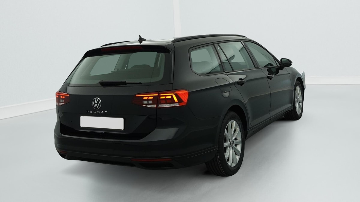 Volkswagen Passat SW - Image 7