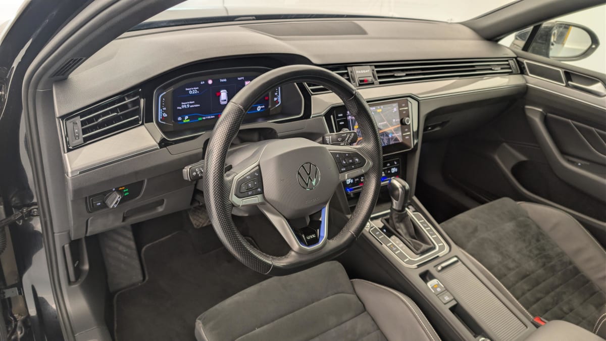 Volkswagen Passat SW - Image 15