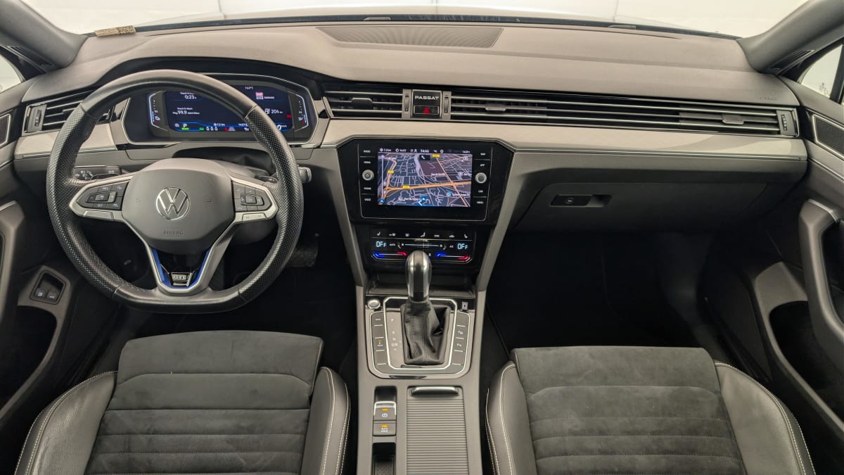 Volkswagen Passat SW - Image 13