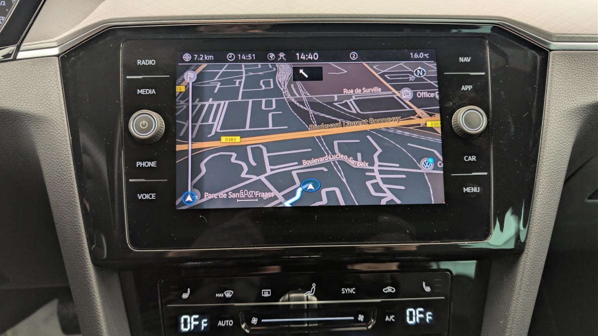 Volkswagen Passat SW - Image 19