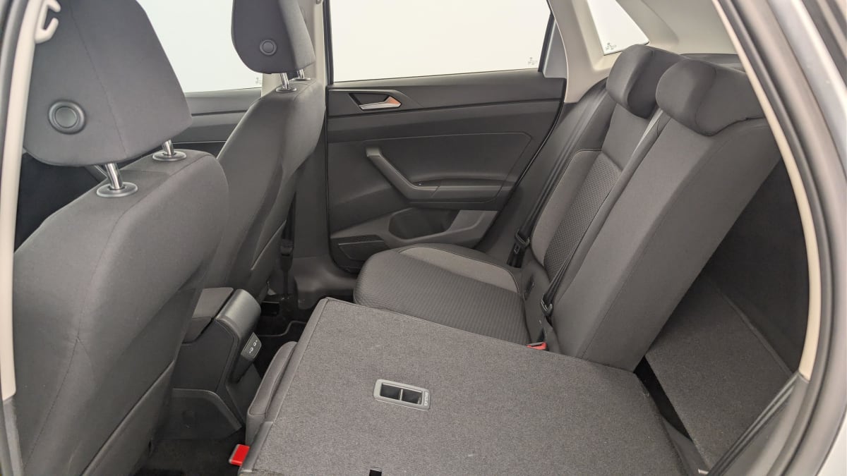 Volkswagen POLO - Image 12