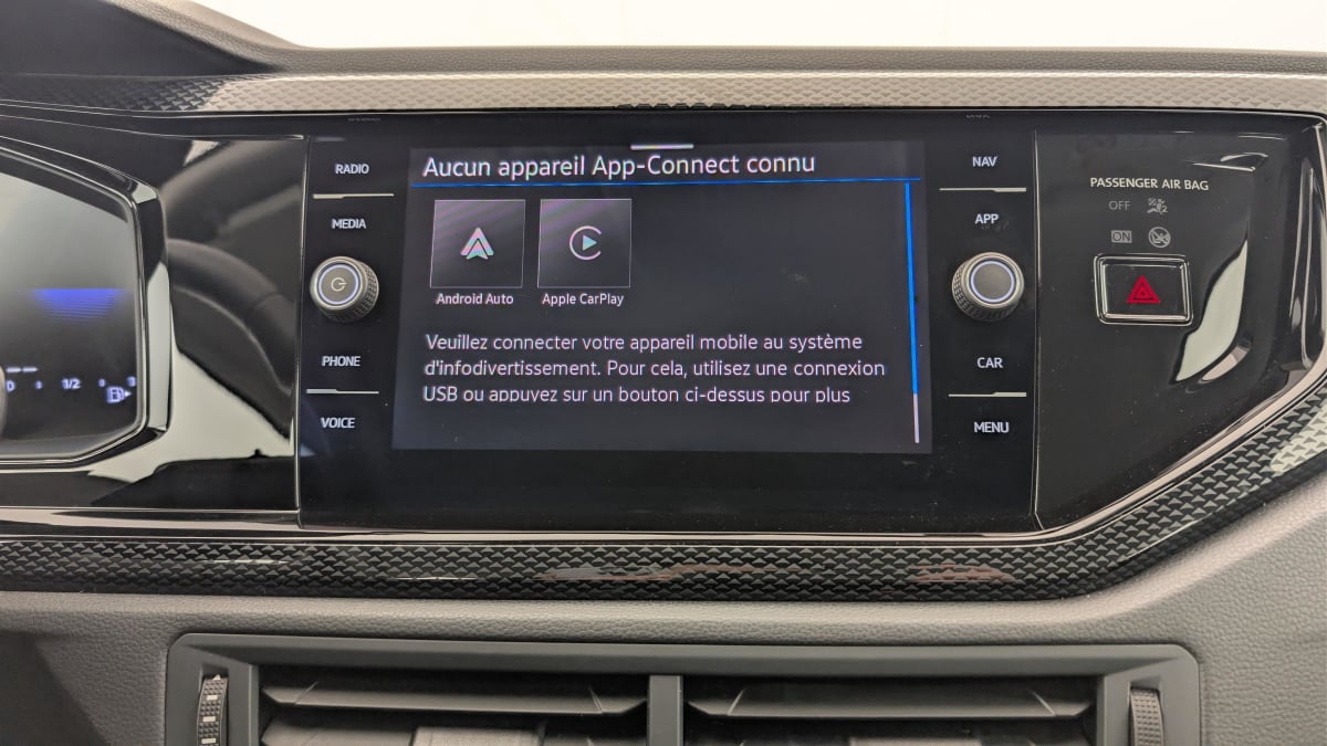 Volkswagen POLO - Image 18